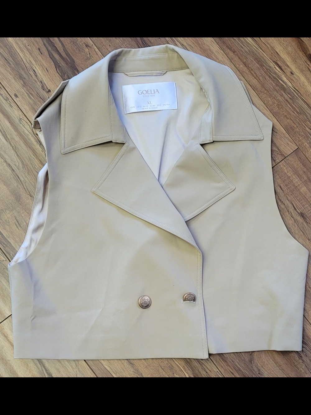 Goelia Double-Breasted Sleeveless Vest in Light Beige